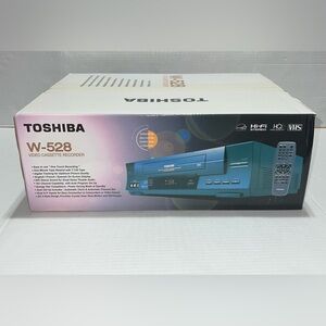 New Toshiba W-528 Vhs Player 4 Head Hi-Fi Stereo Vcr Video Cassette Recorder Box